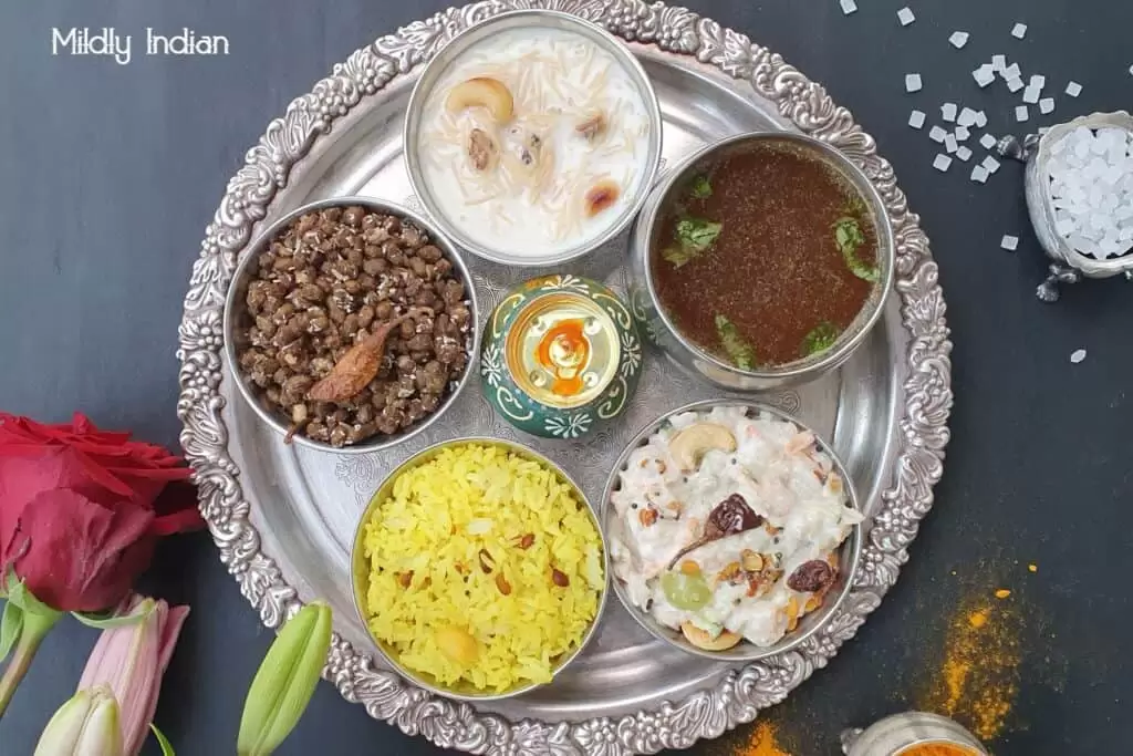 हिंदू दैनिक जीवन में मंदिर, प्रसाद, पूजा और अर्चना की भूमिका — Lifestyle