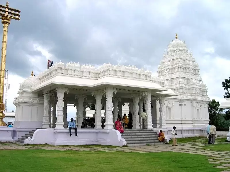 सांघी मंदिर — Temples