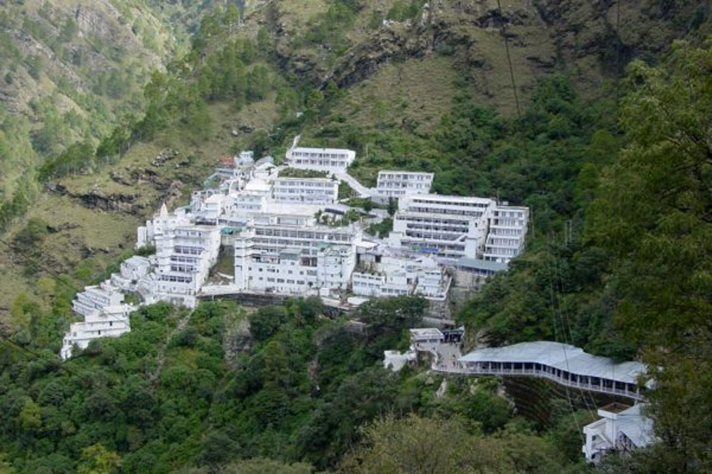 वैष्णो देवी मंदिर — Temples