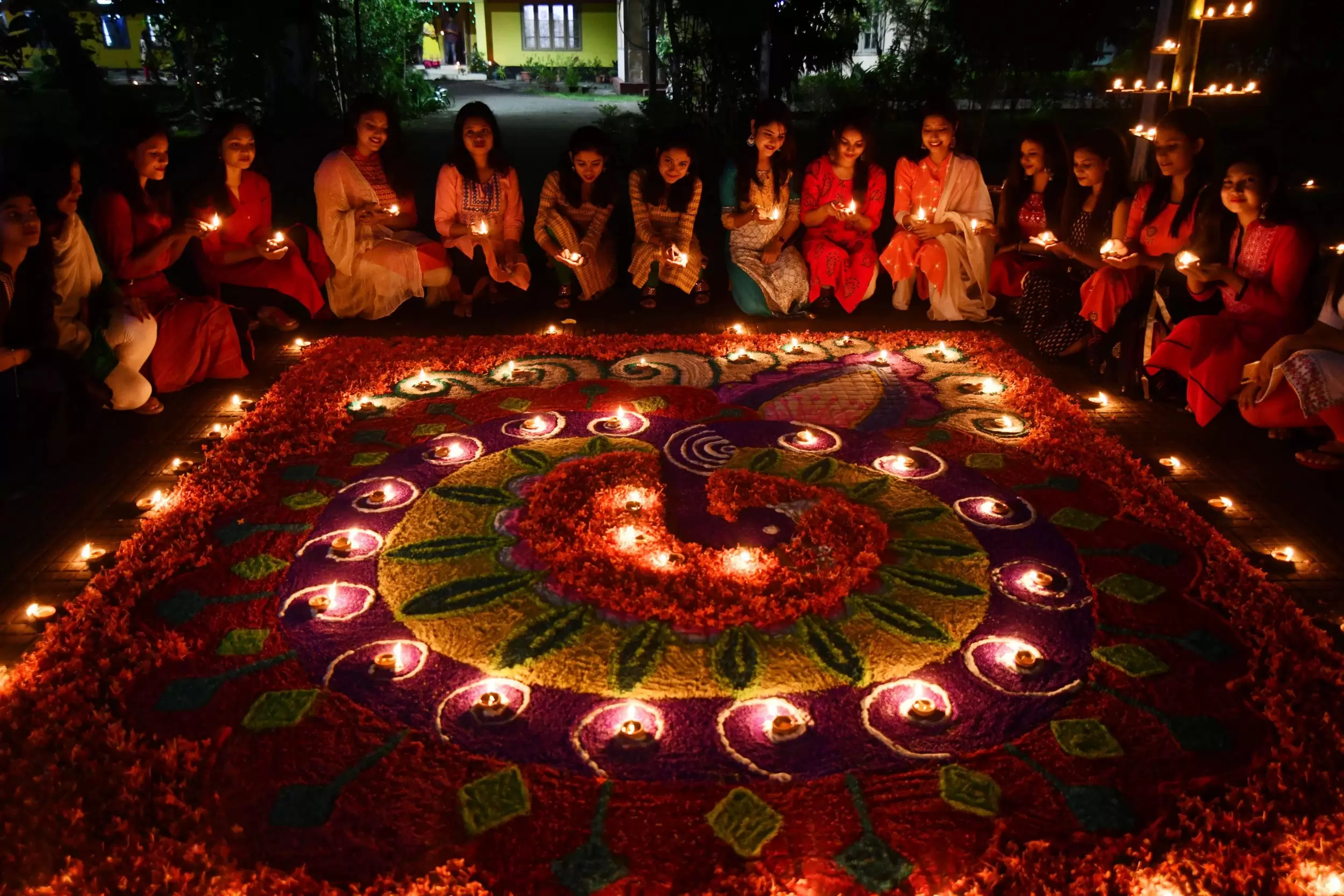 दिवाली आधुनिक जीवन शैली में कैसे सहायक है? — Festivals