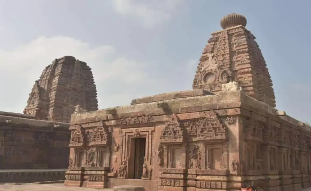 आलमपुर जोगुलम्बा मंदिर: इतिहास, महत्व, विशेषता और कैसे पहुंचें — Temples