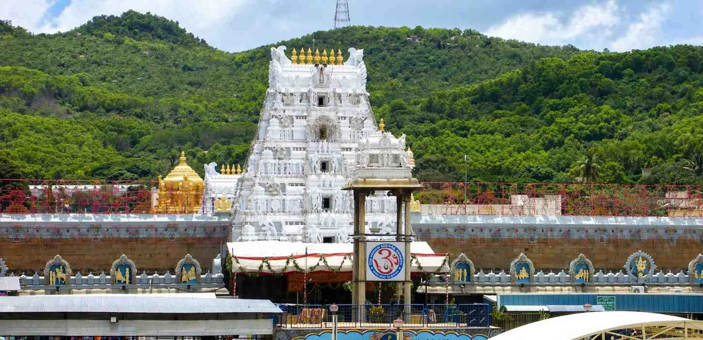 तिरुमला सालकट्ला ब्रह्मोत्सवम 2026 की झलकियाँ: गरुड़ सेवा, ध्वजावरोहणम और आँकड़े — Festivals